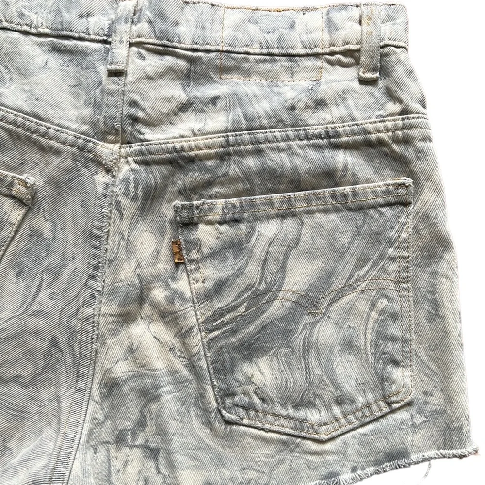 NWOT Levi’s High Rise Ripped Shorts